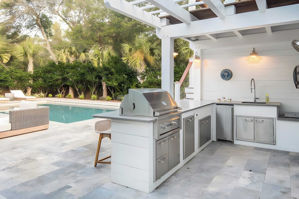 3405 Cameron by Avantstay Pool, Outdoor Kitchen