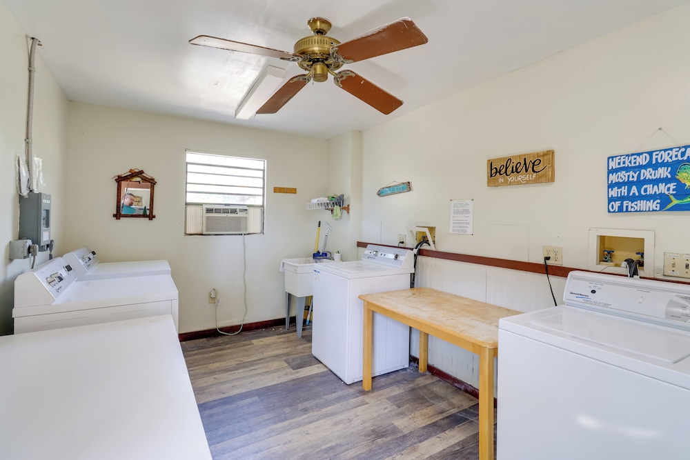 Cabin w/ Boat Launch & Pool Access in Okeechobee