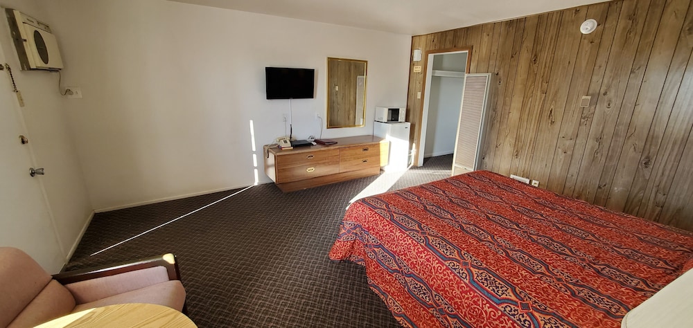 Budget Inn