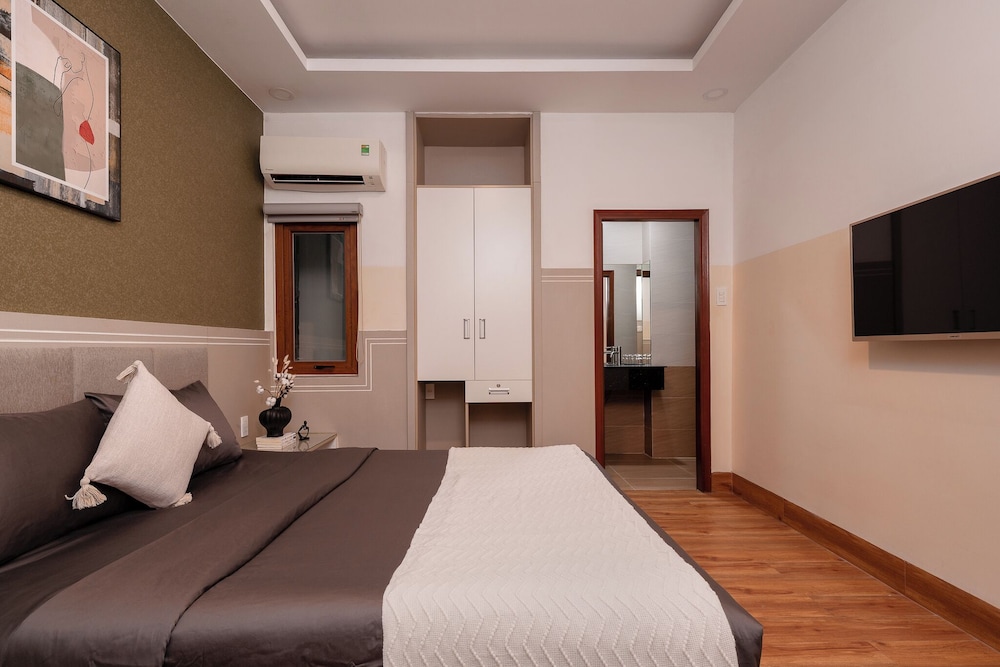 Tago Airport Hotel