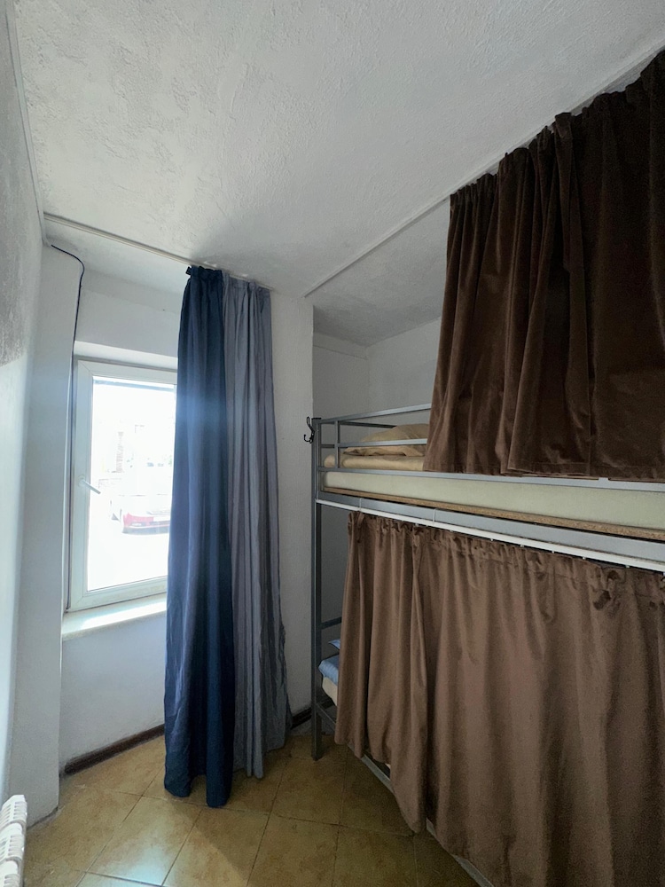 Rooms Tolebi.