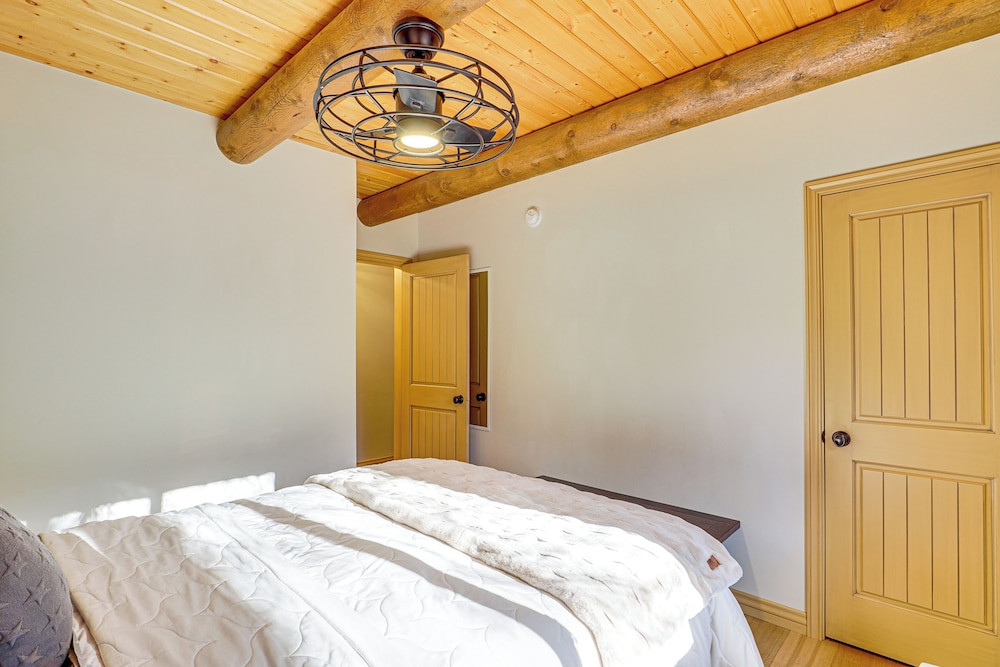 Trail Access & Riverfront Porch at Home in Provo!