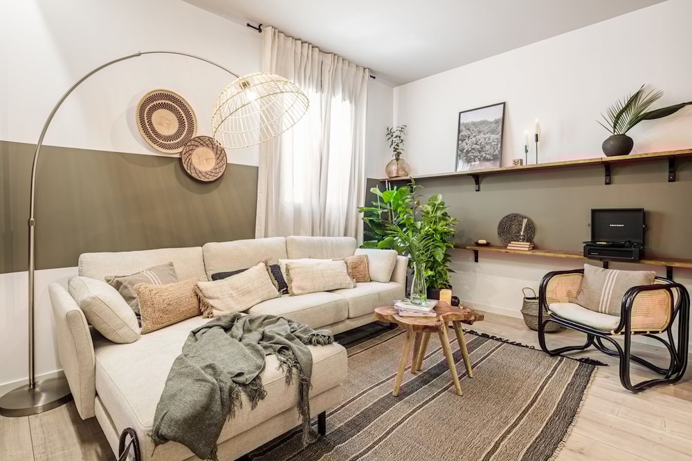 Hema - 2 Bedrooms in Trafalgar