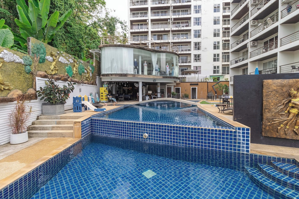 1BR Bathtub Near Beach Prime Spot C229