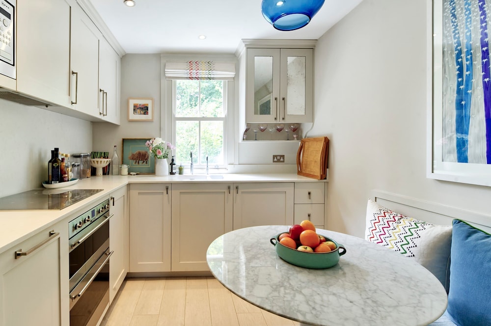 Gorgeous Modern 2 Bedroom Flat in Chelsea