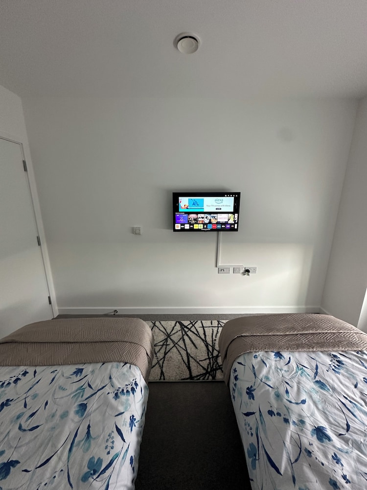 Skyview Elegance Luxury Top-floor Retreat