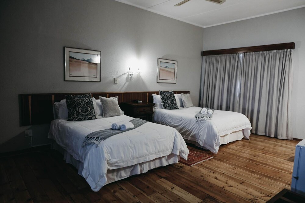 Karoo Country Inn Hotel
