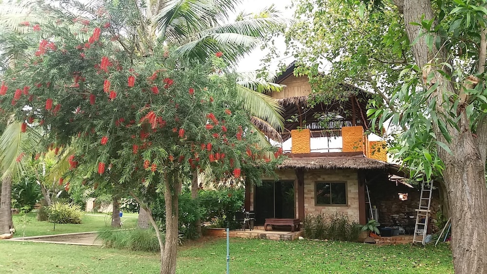 Malee Garden