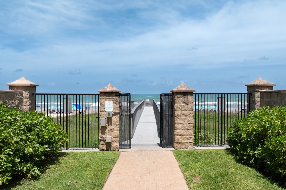 Las Villas Condo Unit 301 - 5 Night Minimum Stays 3 Bedroom Condo