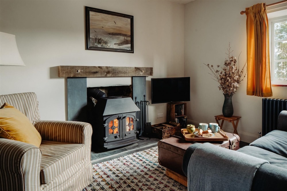 The Stables - Charming 15th-century Rural Bolthole view 3
