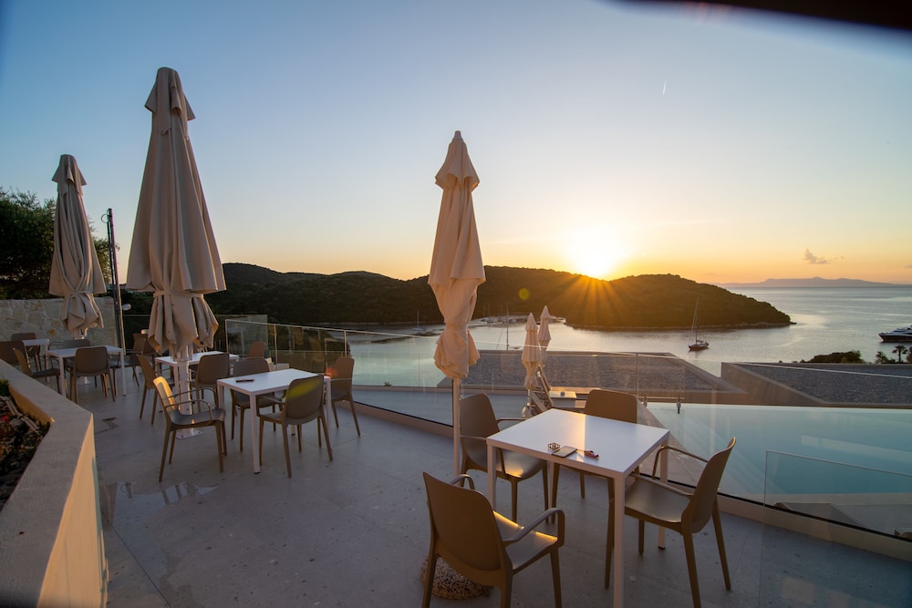 Sivota Deamaris Luxury Boutique Hotel