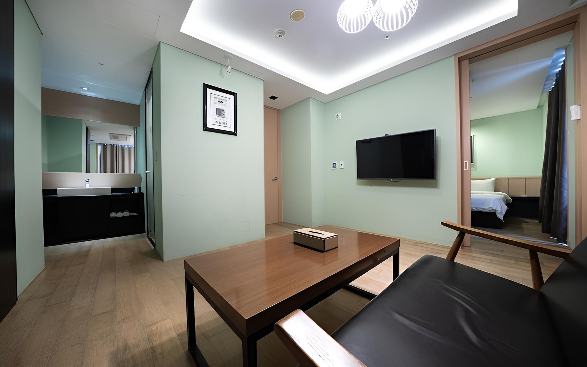 Incheon Ali Suite Hotel