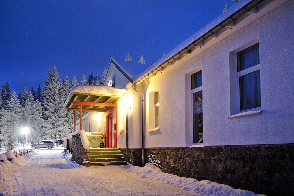 Appartements mit Aussenpool und Sauna, Breitenbrunn