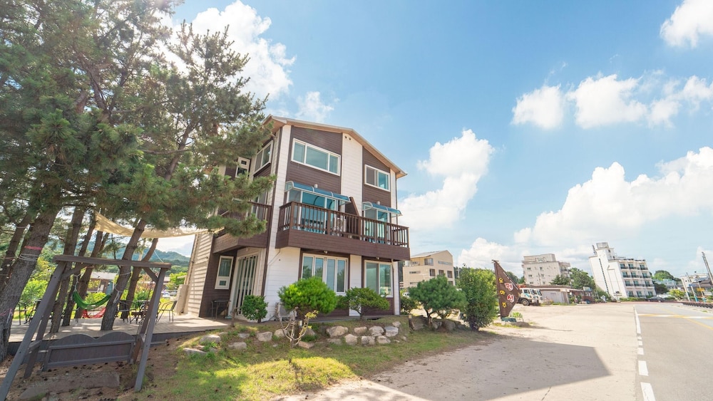 Goseong Omaju Pension view 5