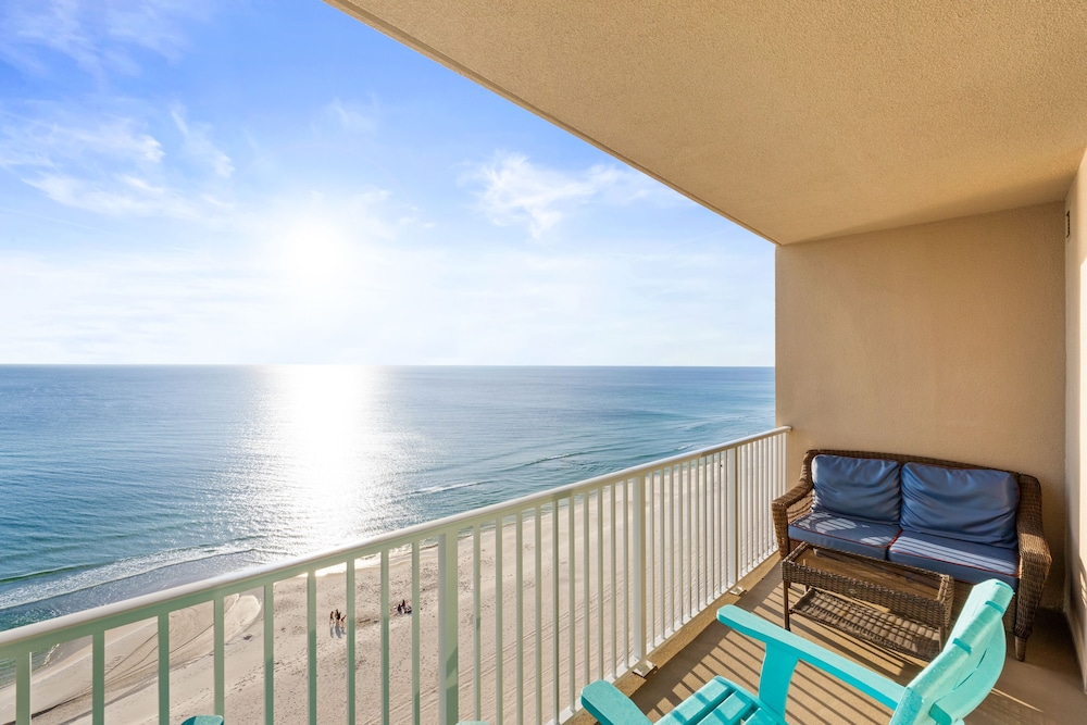Tidewater by Book That Condo