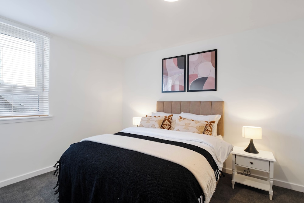 City Point Apartments by Guestz