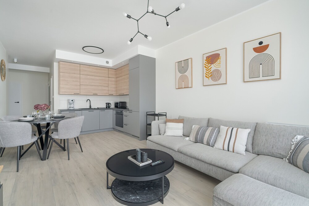 Apartment With 3 Bedrooms by Renters