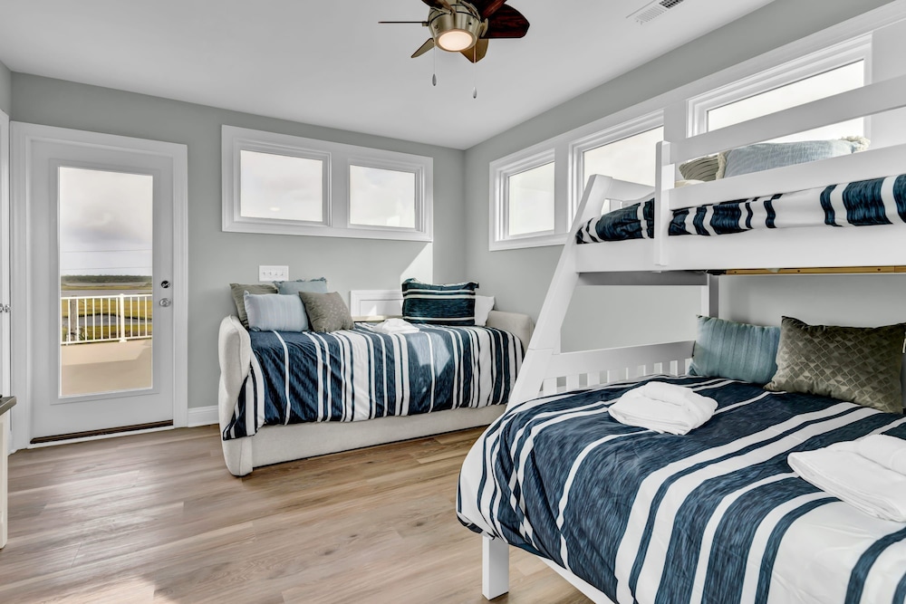 Walk to Beach Pool Ocean View Parking Bunk Beds
