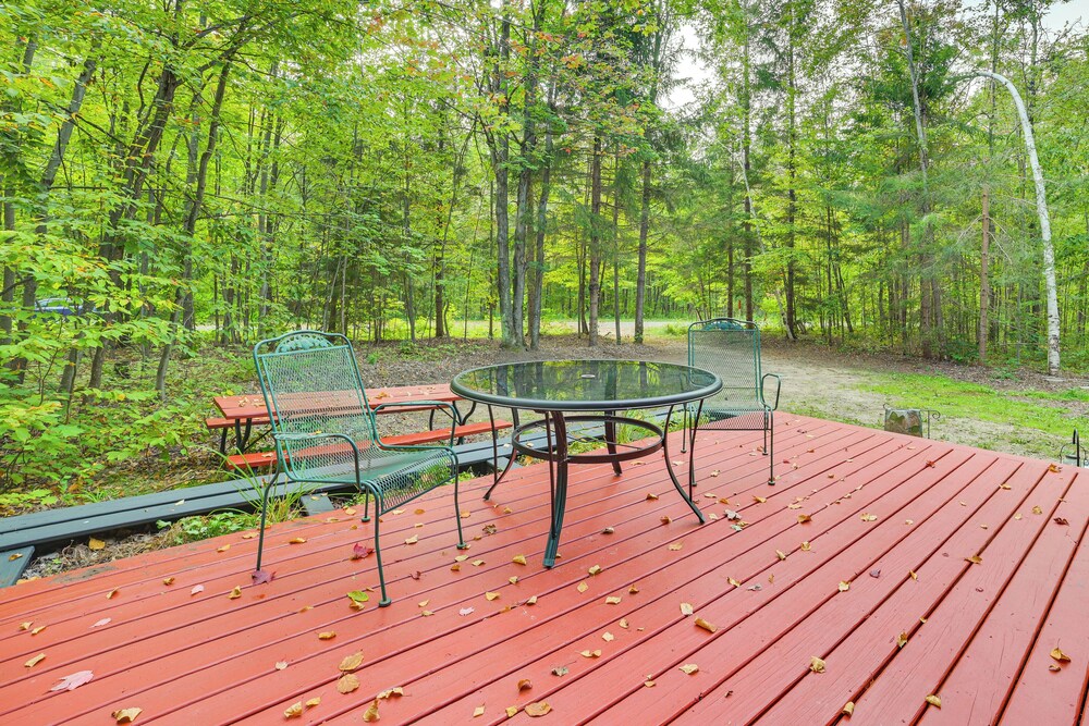 Indoor Pool Access: Cabin in Lakes of the North!