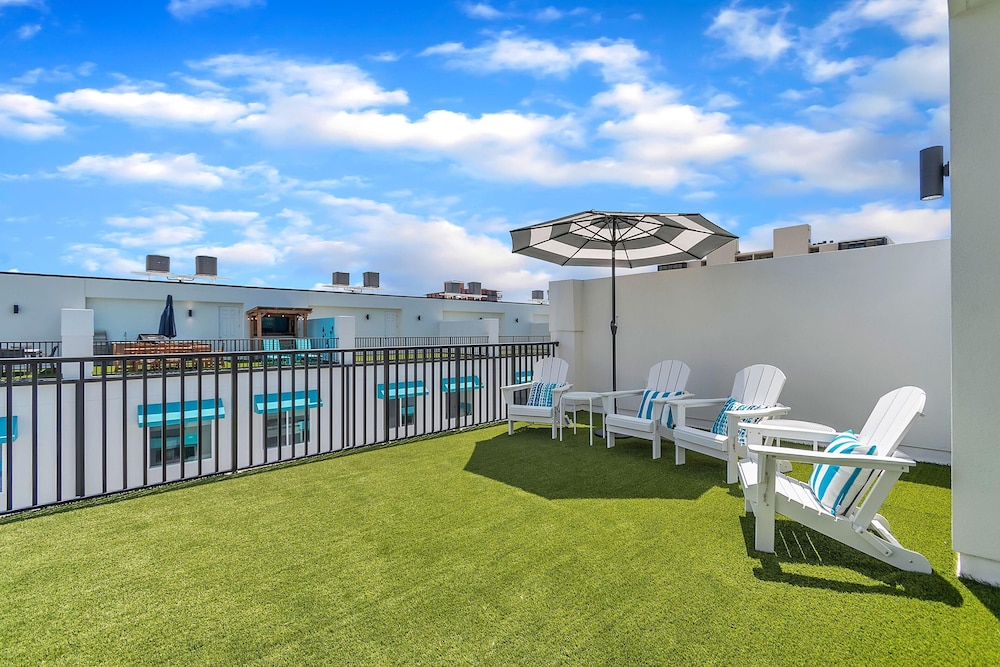Azul Townhomes B3