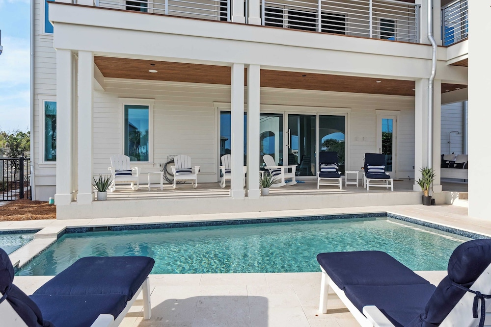 30A Beach Getaway by Avantstay Gulf Views + Pool Golf Cart + Bonfires