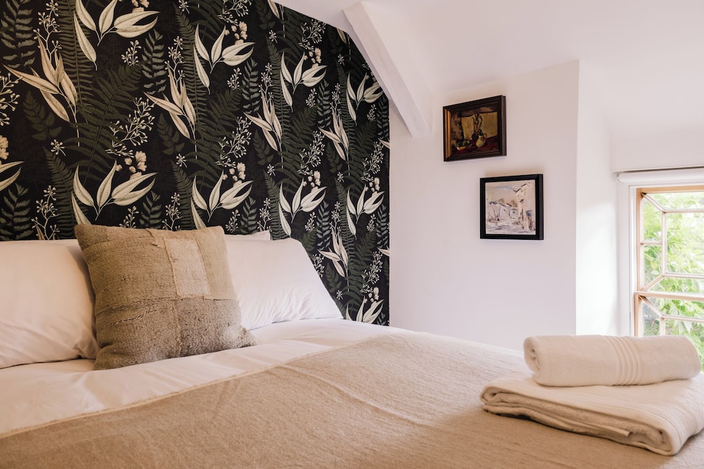 Historic 3 BD Cottage in the Cotswolds