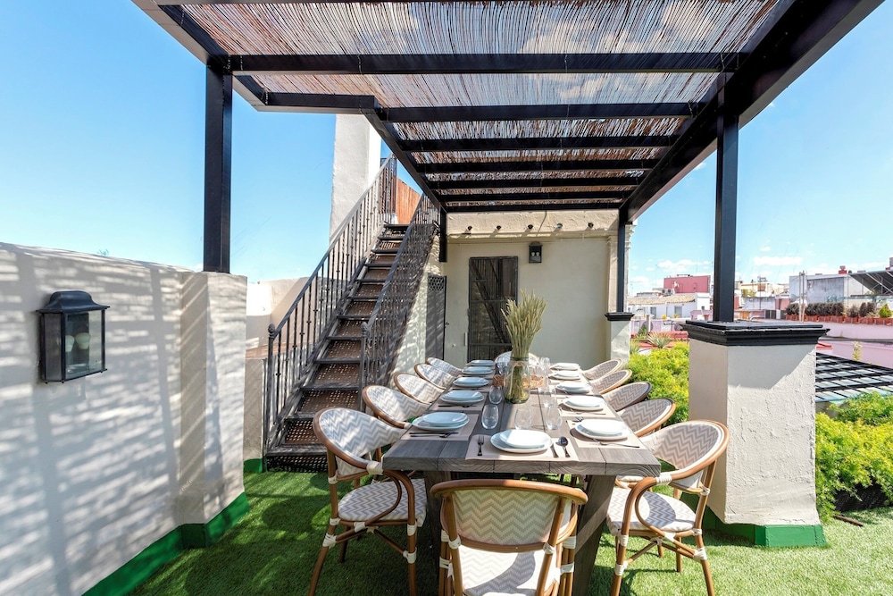 Sevillian House With Terrace. Augusto Plasencia