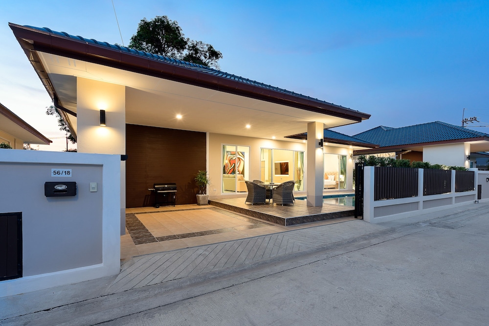 Luxury Pool Villa A18 view 5