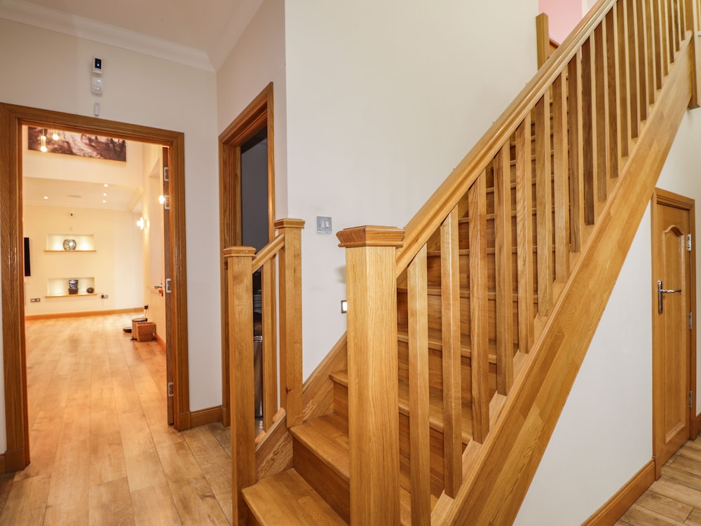 1 The Coach House