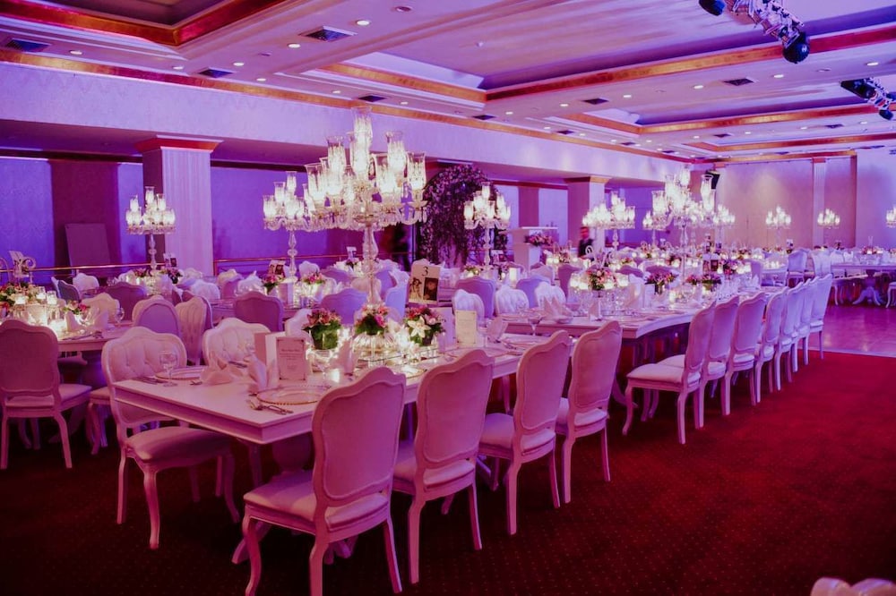 Ege Palas İş Oteli - Image 37