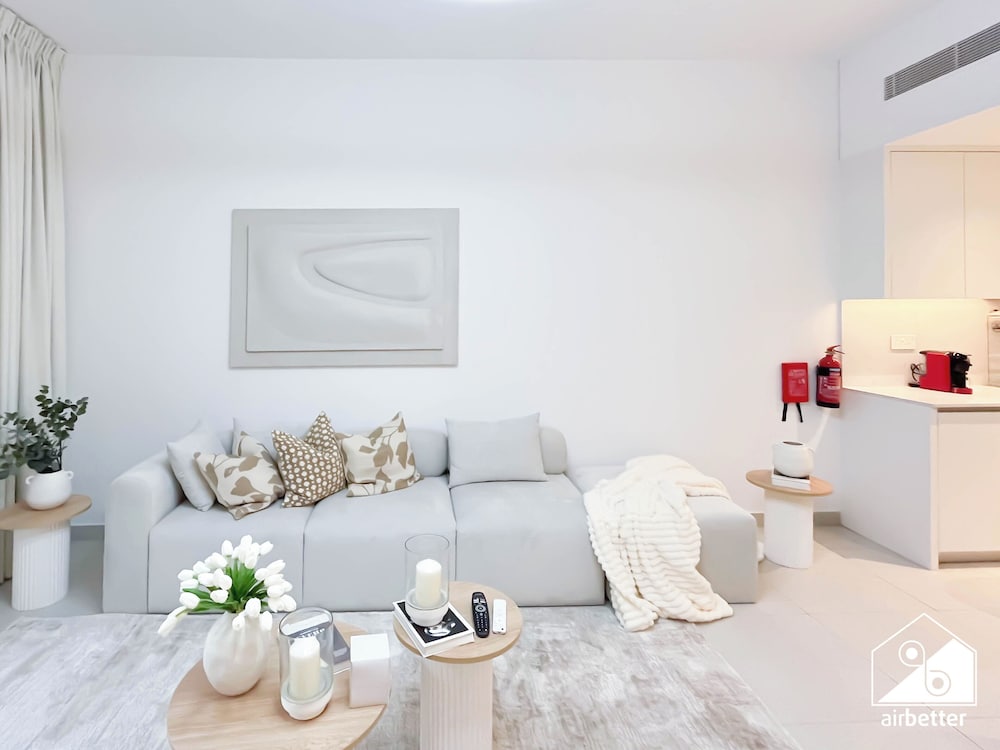 Luxury & Comfort 1B at Al Jadeel 2 Jumeirah Living
