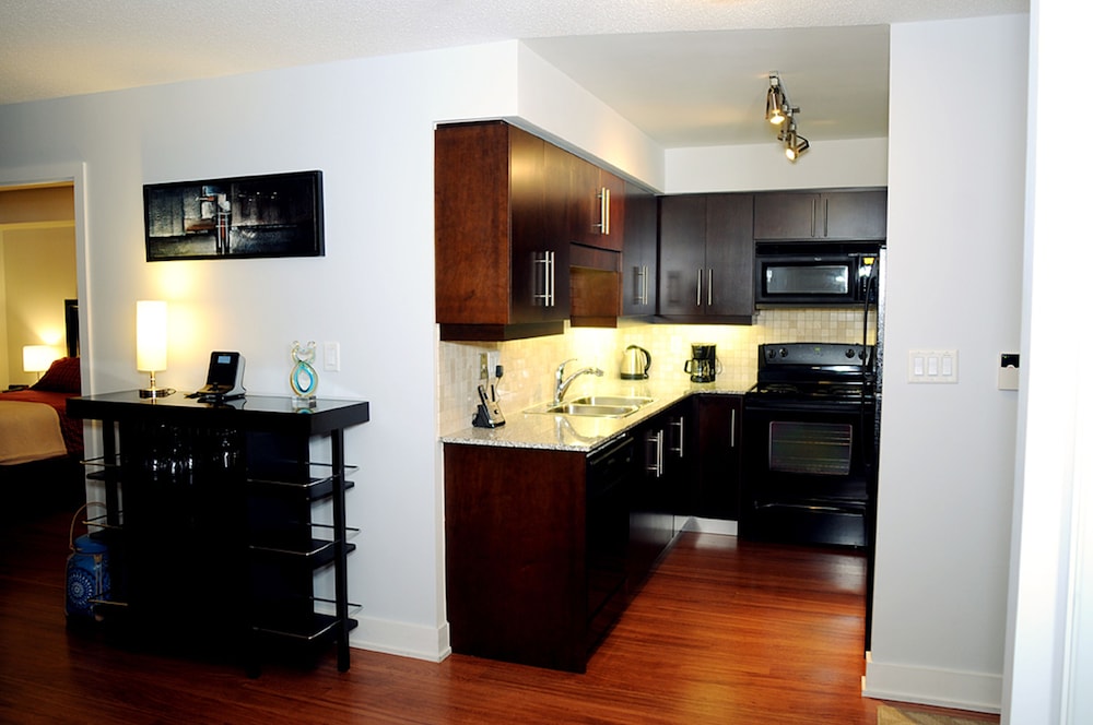 JJ Furnished Apartments Downtown Toronto: Element-4