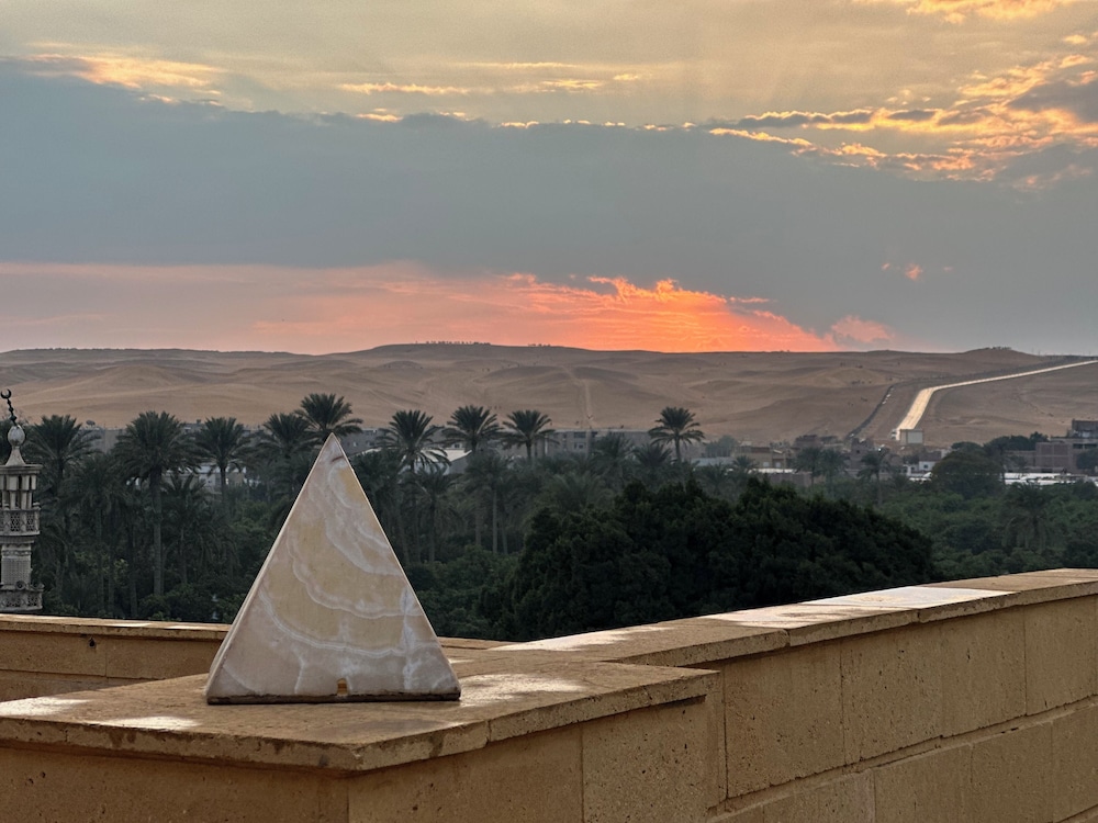 Hapi Pyramids Hotel