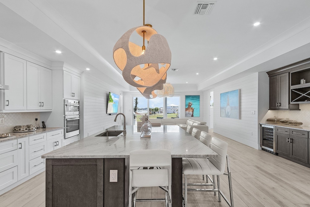 673 White Sands Retreat: Bay Views, Pool, Elevator 5 Bedroom Home