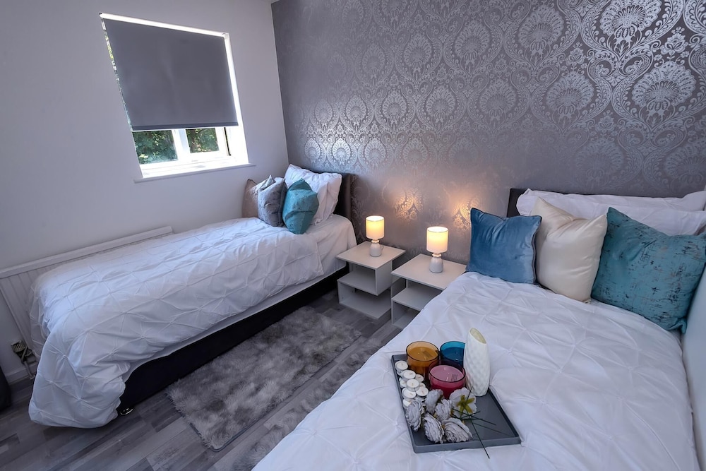 I Love London! A Stunning 2 Bed Home Sleeps 1-3!