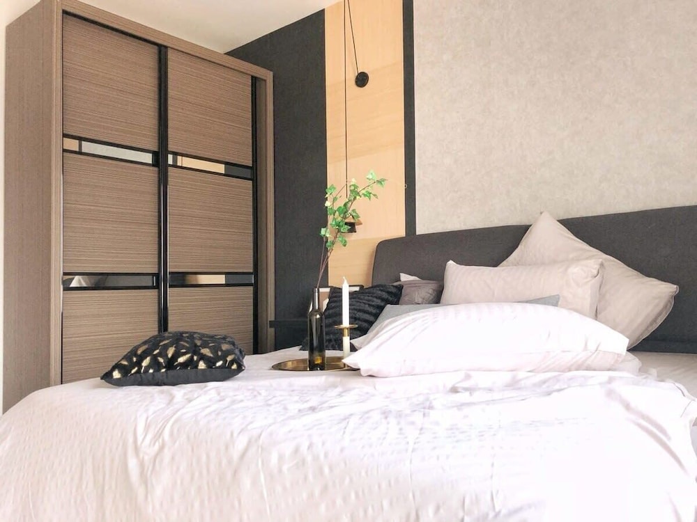A Comfy & Stylish Suite at Suasana Suites JB 11