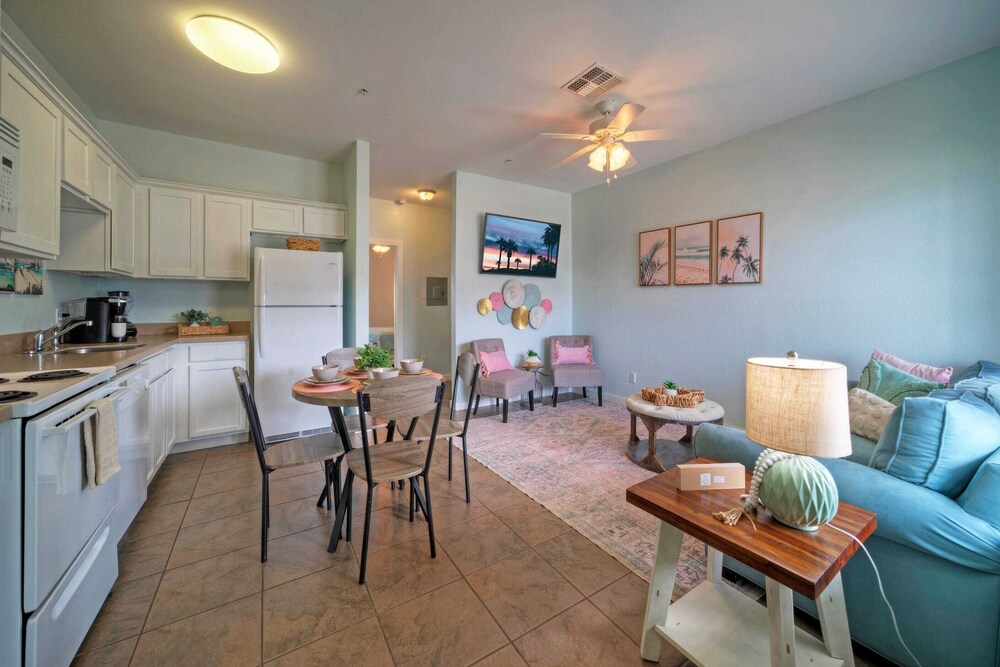 2 Coasta Bahia Condos Mins to the Beach + Pool & Golf Cart Zone