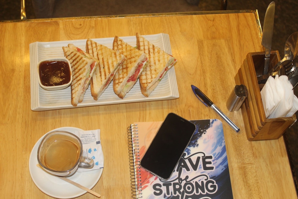 Flourish Inn Saket opposite Max Hospital