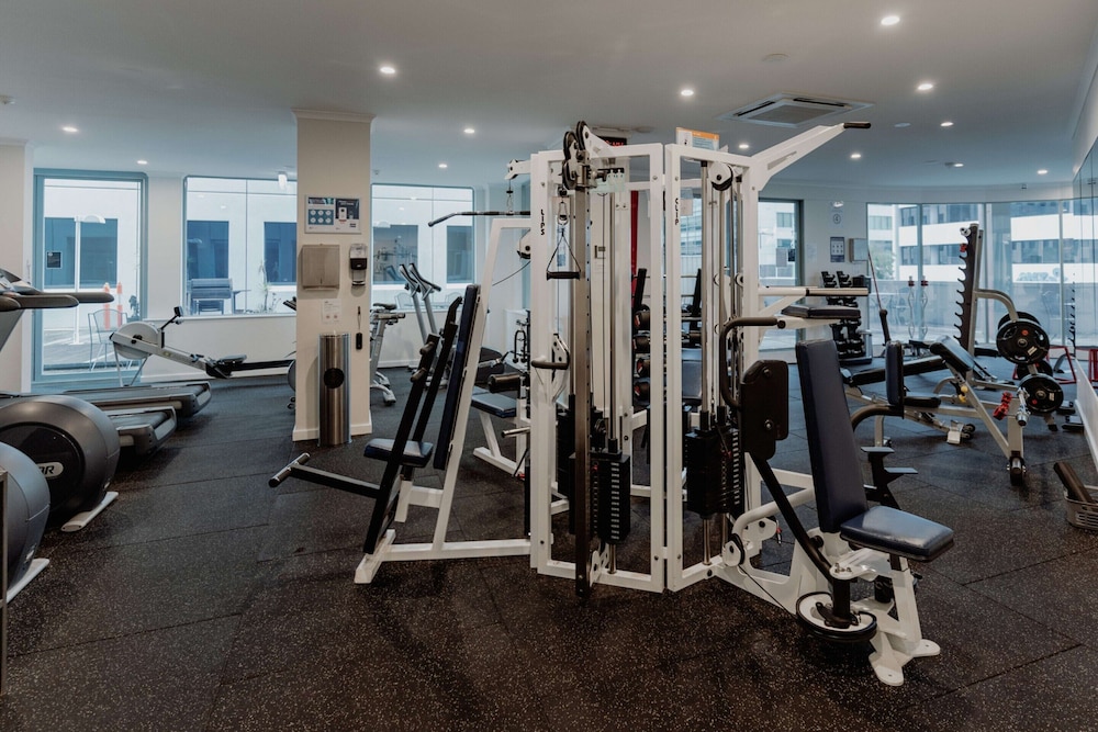 Central 2-bed With Gym and Parking