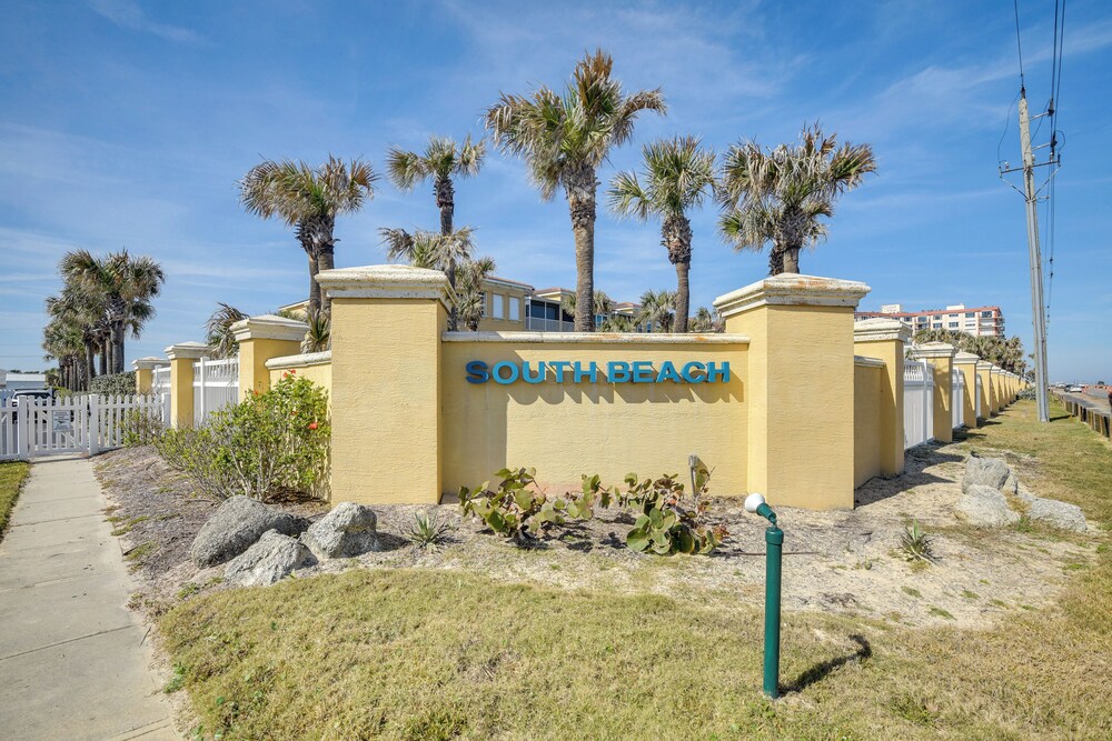 Community Pool: Coastal Escape in Flagler Beach