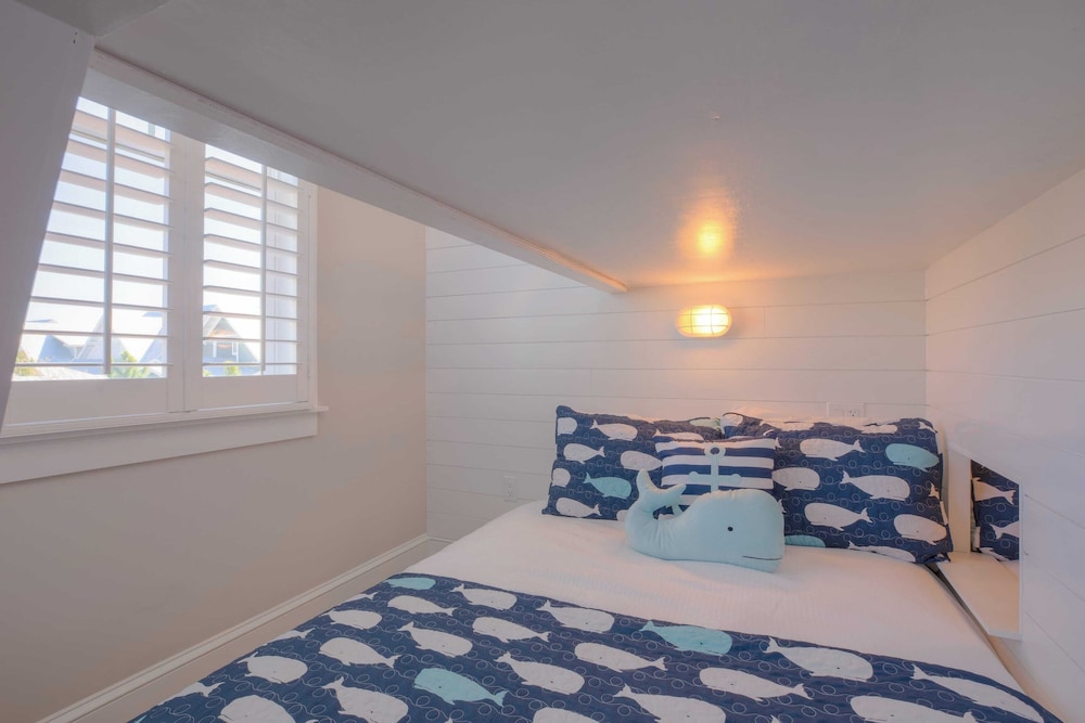 Coconut Cove by Avantstay Deck w/ Hot Tub, Access to 2 Pools