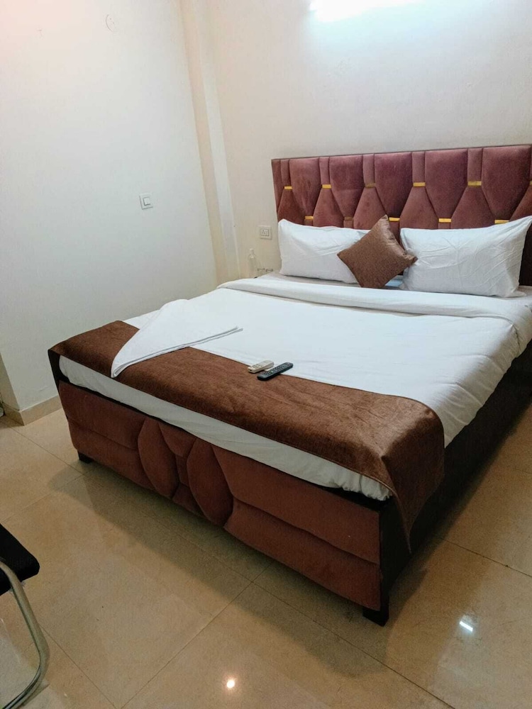 Soooper Hotel