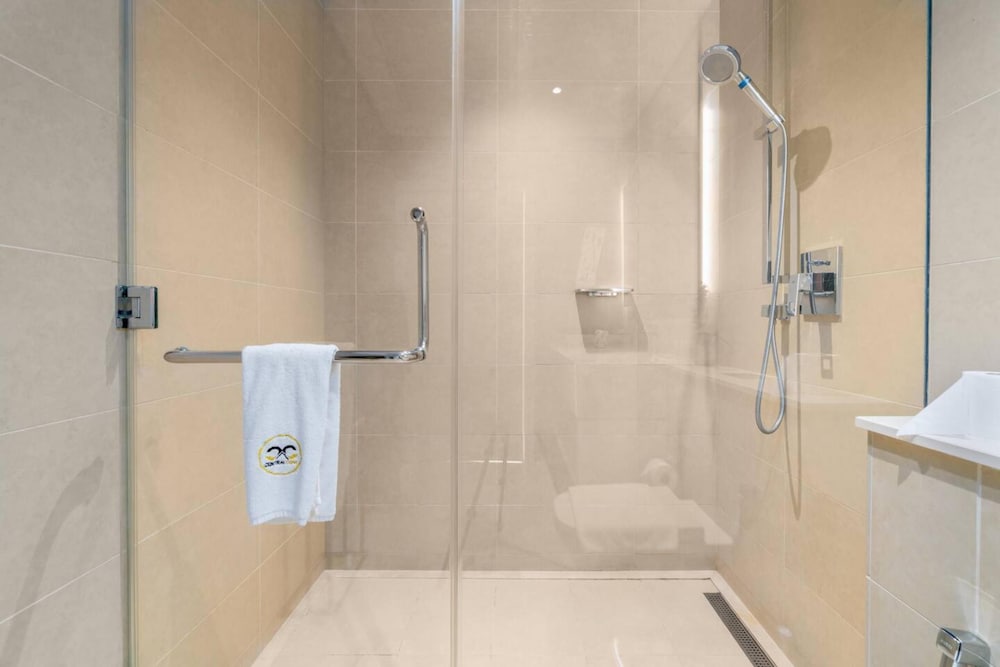 Stunning 1BD Apartment 15mins to Marina Promenade!