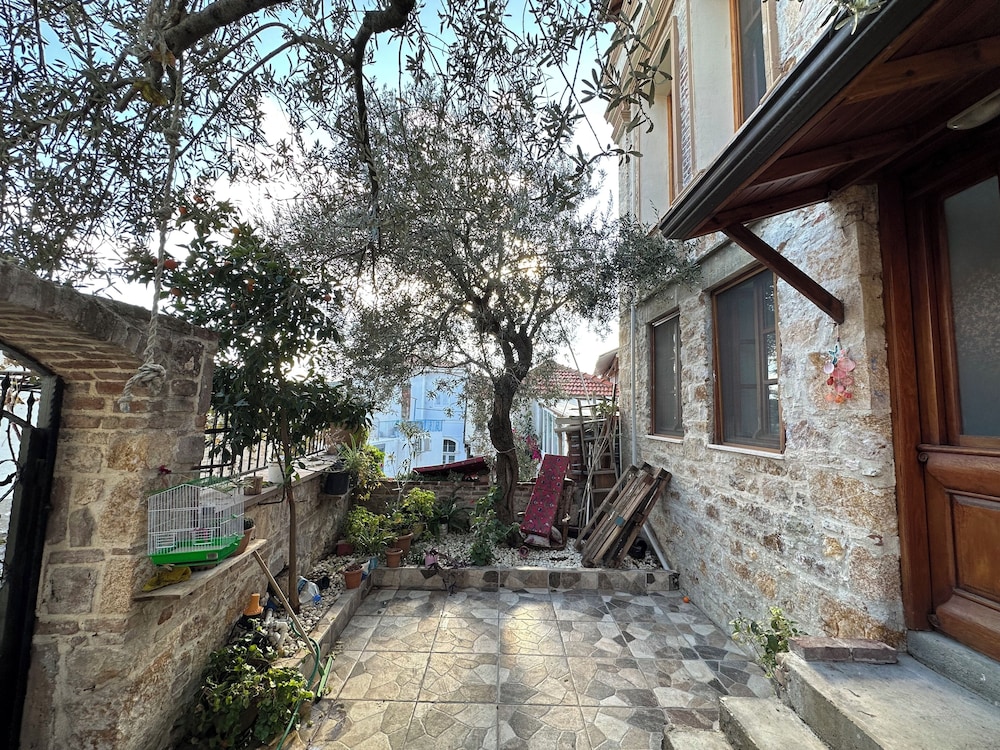 Sera Pansiyon Ayvalık
