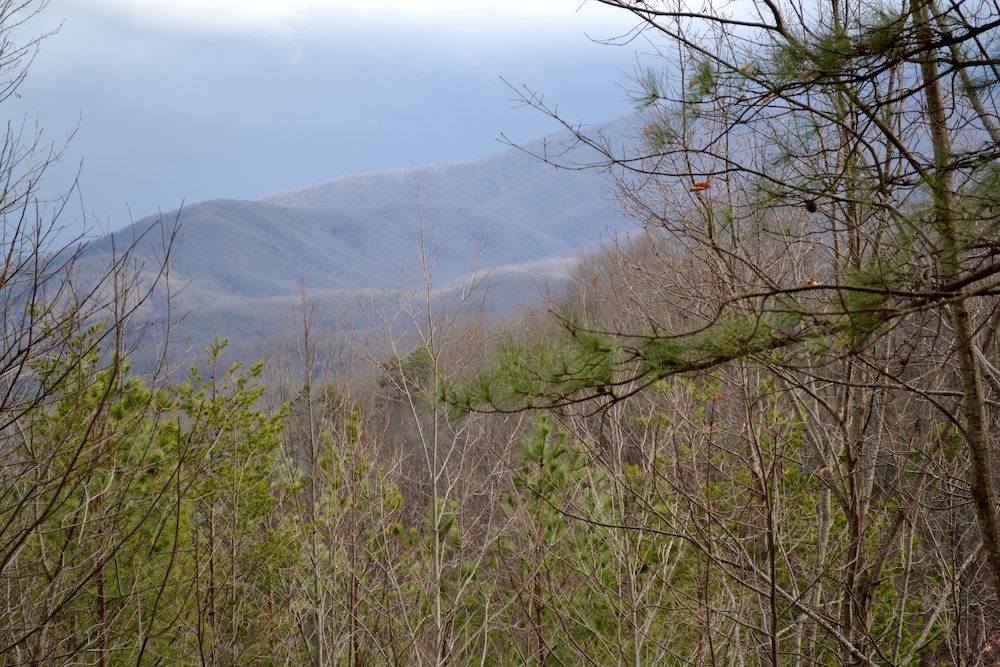 Honeymoon Hills Gatlinburg Cabin Rentals