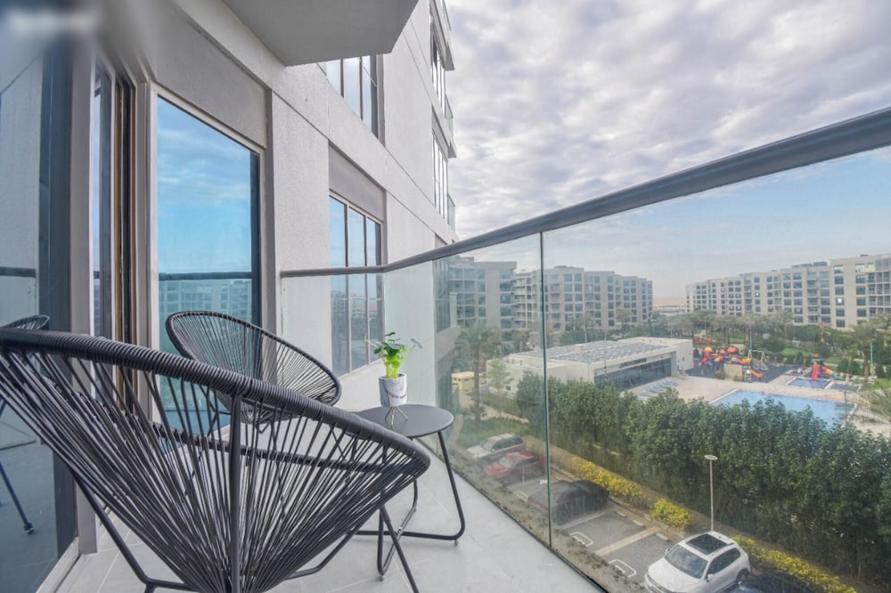 Deluxe 1BR in Dubai South