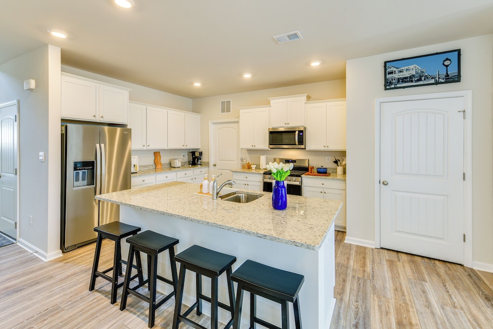 5 Mi to Bethany Beach: Home w/ Pool + Gym Access!