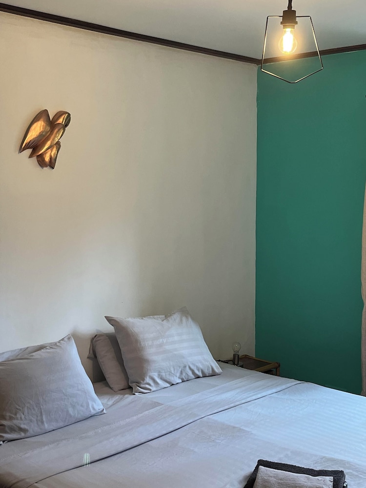 Mirador Apartments
