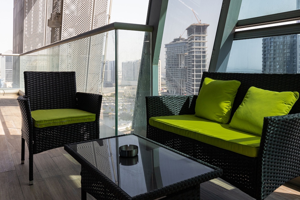 GLOBALSTAY. J One Tower Apartments