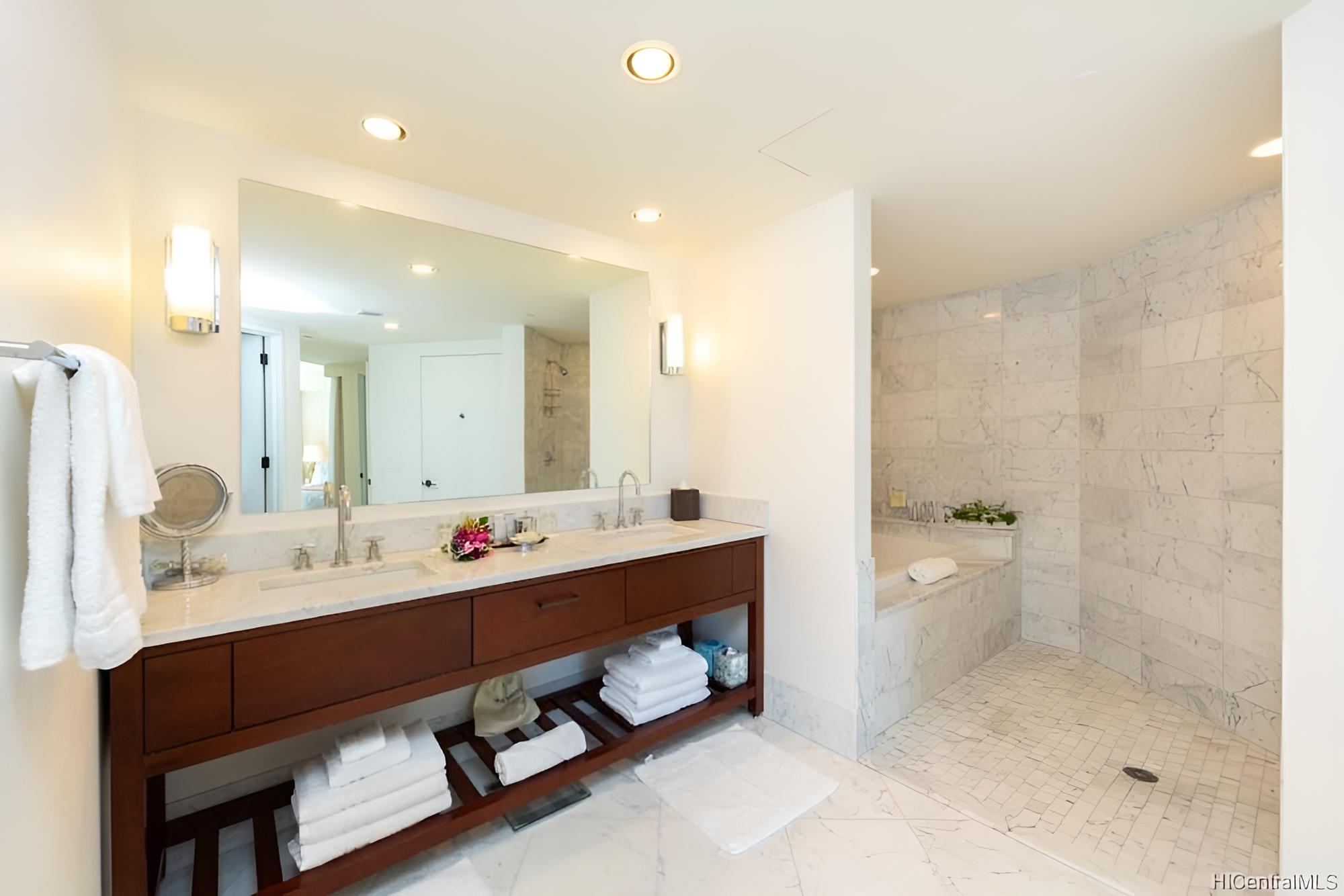 Jet Luxury @ The Trump Waikiki
